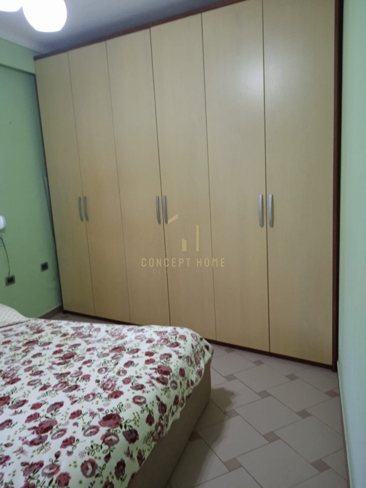 Jepet me qera apartament 1+1 ne Rrugen e Durresit