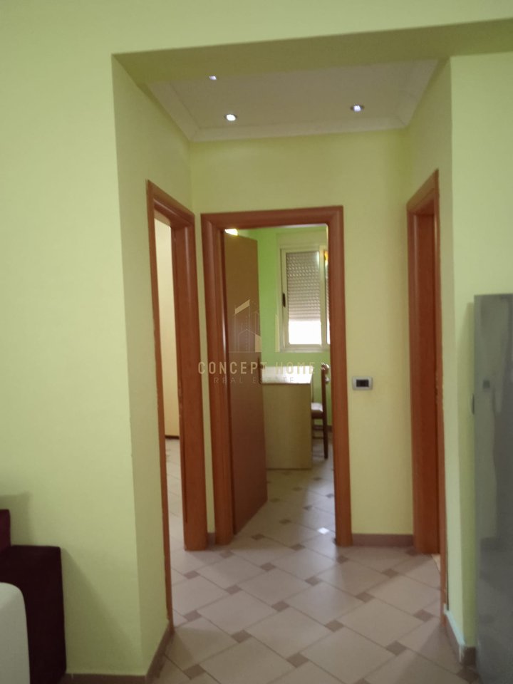 Jepet me qera apartament 1+1 ne Rrugen e Durresit