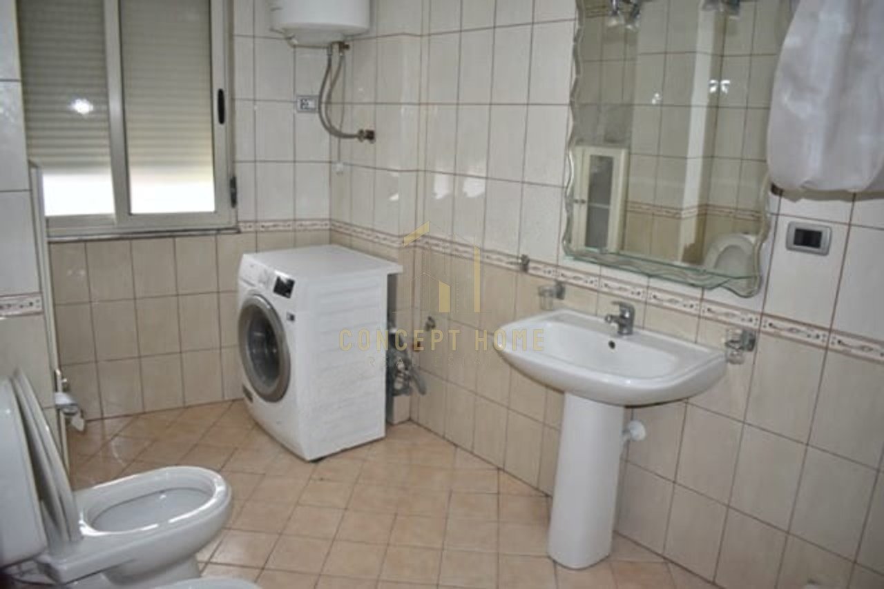 Jepet me qera apartament 1+1 ne Rrugen e Durresit