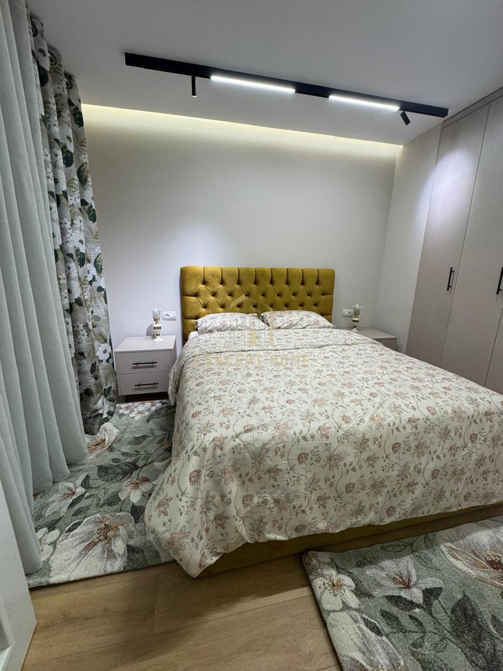 Jepet me qera Apartament 1+1 tek Kopshti Botanik