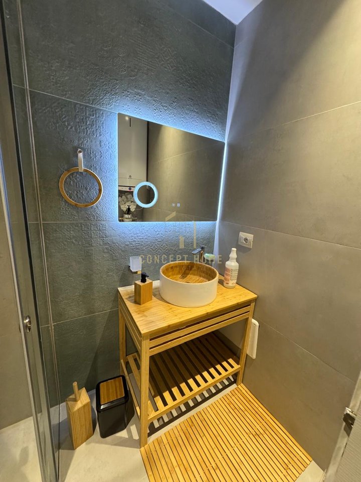 Jepet me qera Apartament 1+1 tek Kopshti Botanik