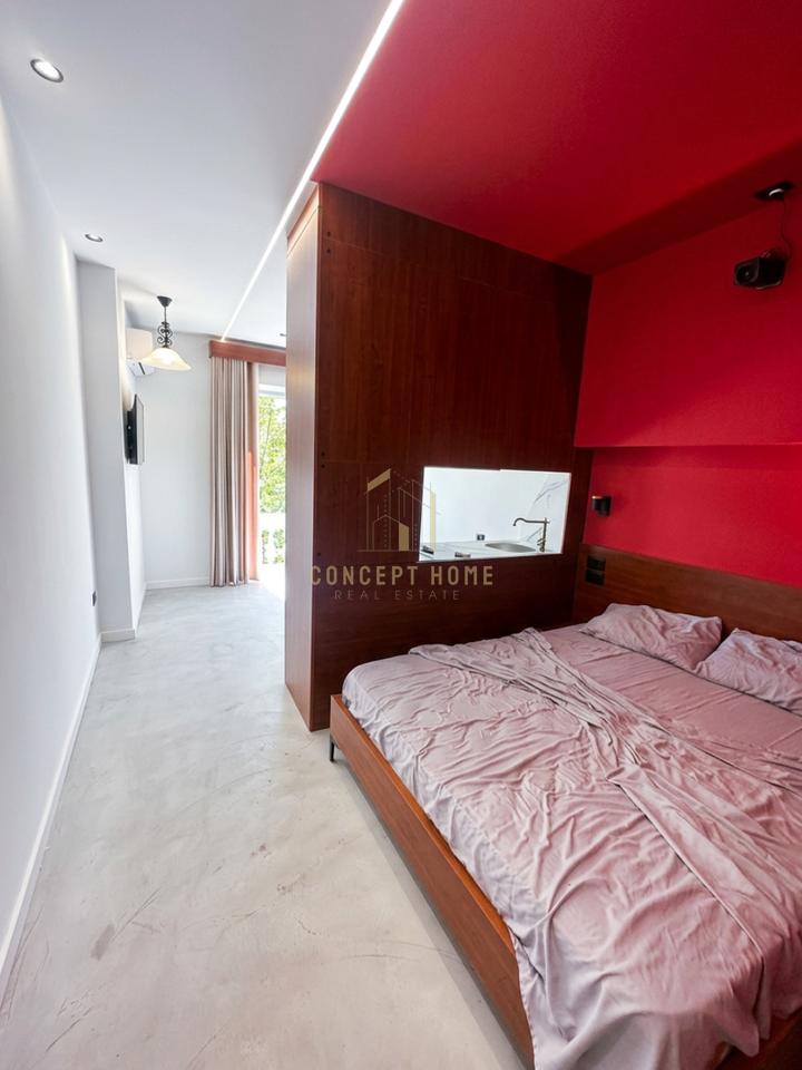 2 Studios for rent in the Center