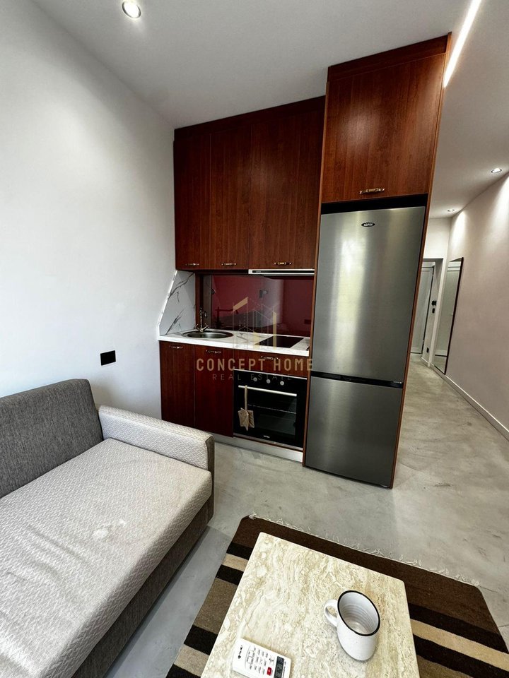 2 Studios for rent in the Center