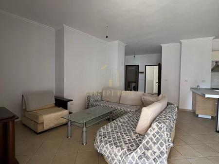 Shitet apartament 2+1+2+ verande  ne Astir