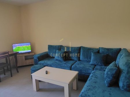 Jepet me qera Apartament 2+1 ne Qender