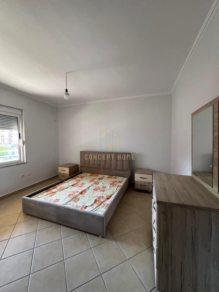 Vendesi appartamento 2+1+2+ veranda ad Astir