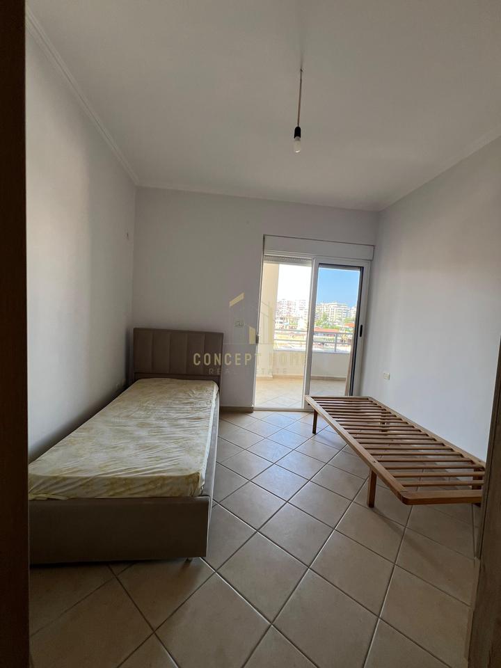Vendesi appartamento 2+1+2+ veranda ad Astir