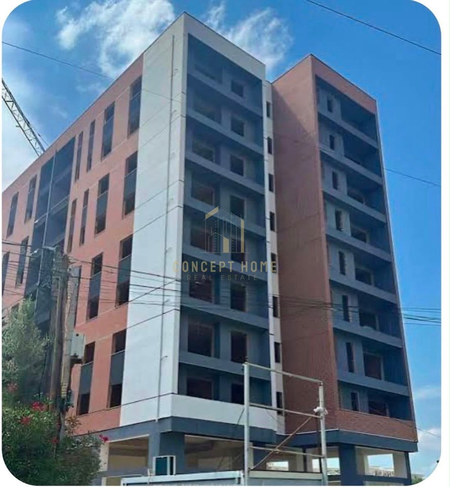 Shitet apartament 1+1+Post Parkimi tek Ish Fusha e Aviacionit