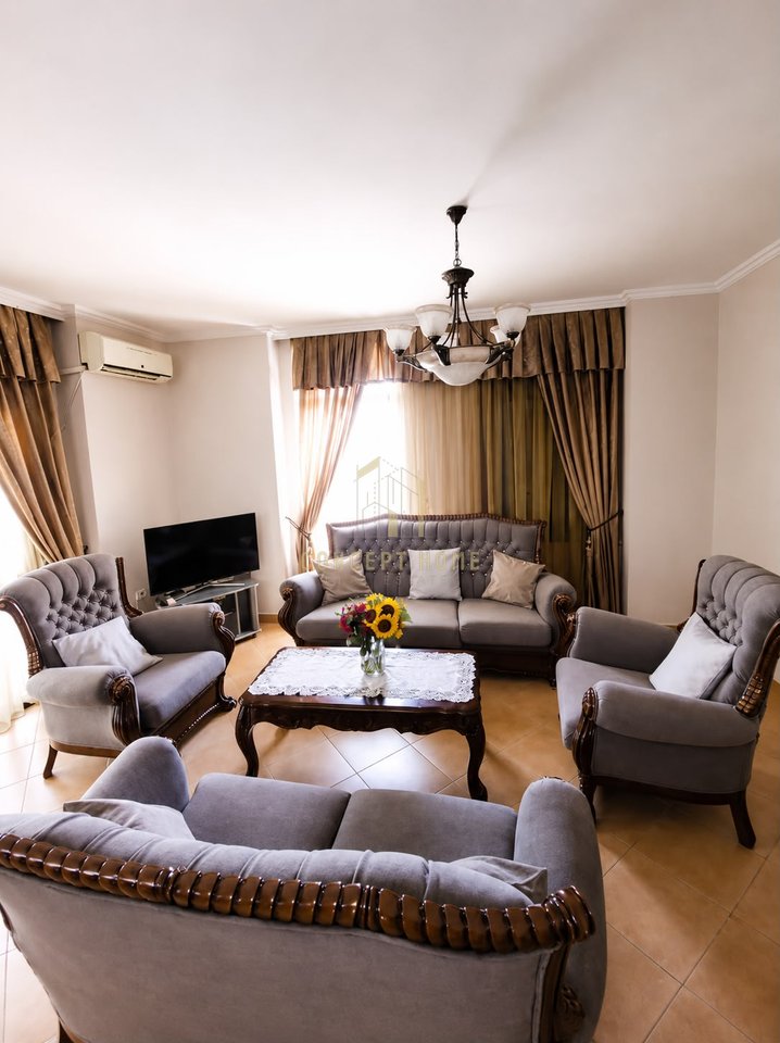 Jepet me qera apartament 2+1 prane Ish Ekspozites