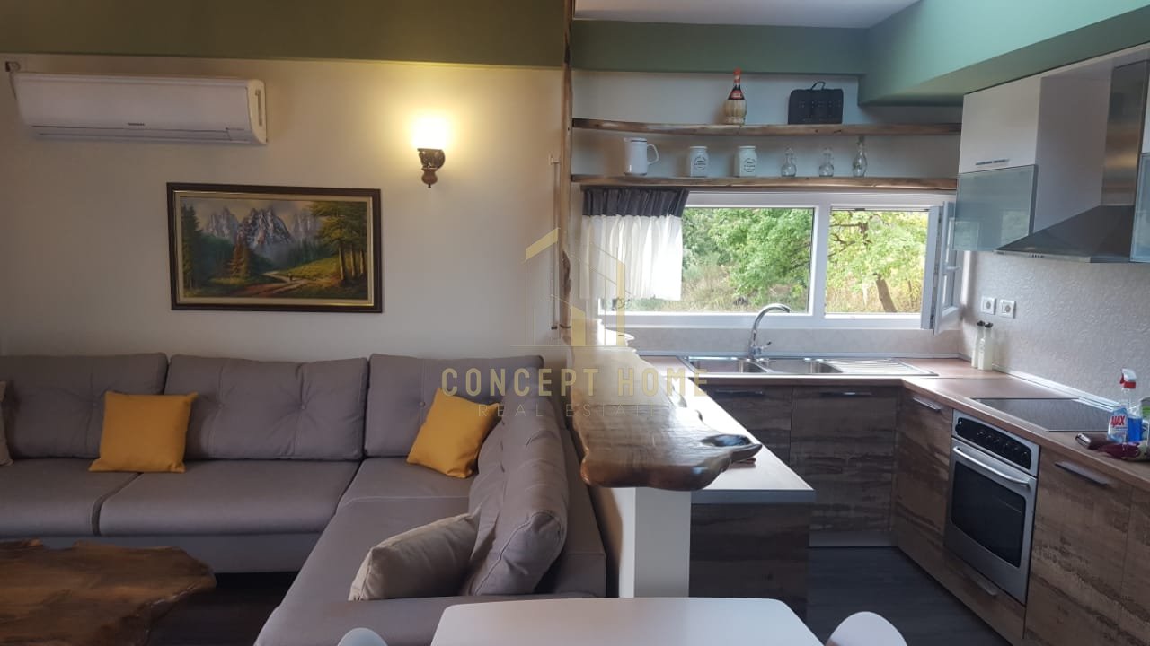 Jepet me qera apartment 2+1 tek Liqeni i Thate