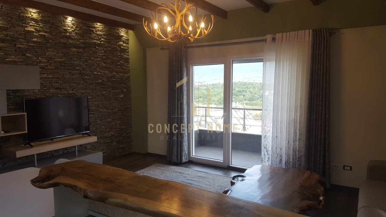 Jepet me qera apartment 2+1 tek Liqeni i Thate