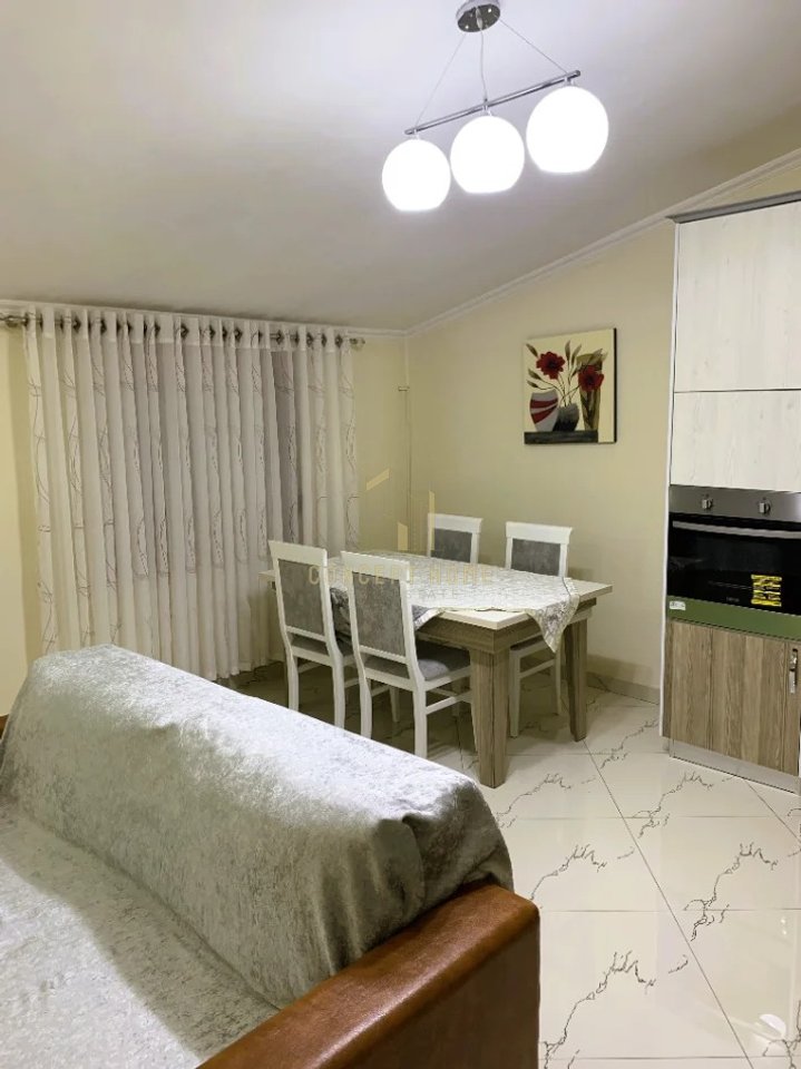 For rent third floor of a private apartment 2+1 near 5 May