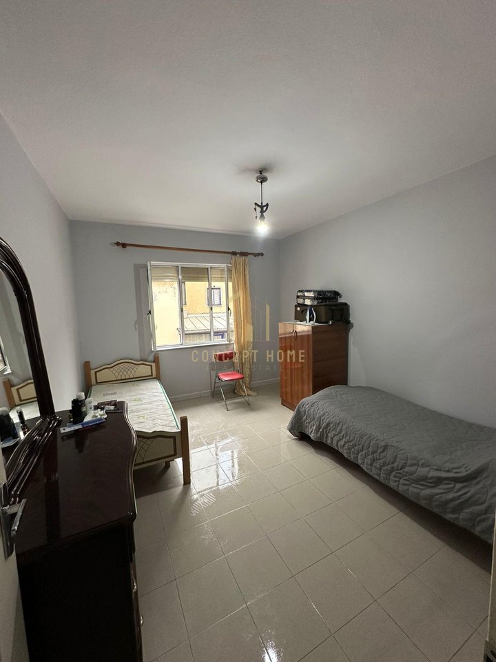 Jepet me qera Apartament 2+1 ne Qender