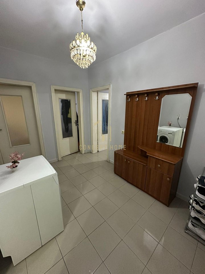 Jepet me qera Apartament 2+1 ne Qender