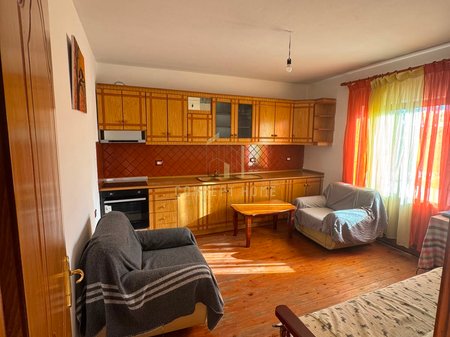 Jepet me qera Apartamenti 2+1 ne Allias/Cmimi: 38.000Leke/ muaj