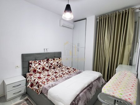 Apartament 1+1 Me Qira në Komunën e Parisit, Tiranë - 700€ | 60 m²
