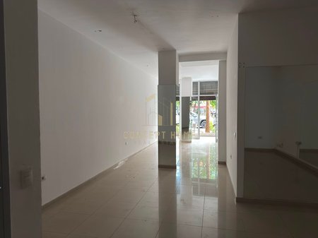 Jepet me qira ambient biznesi tek Komuna e Parisit