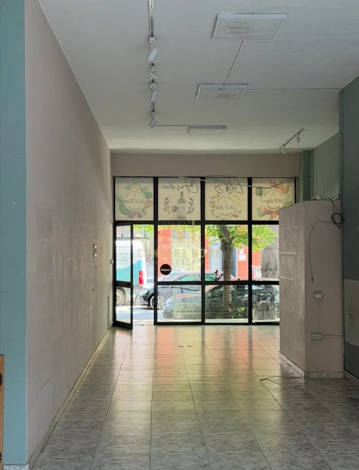 Dyqan Me Qira në Rruga 5 Maji, Tiranë - 800€ | 82 m²
