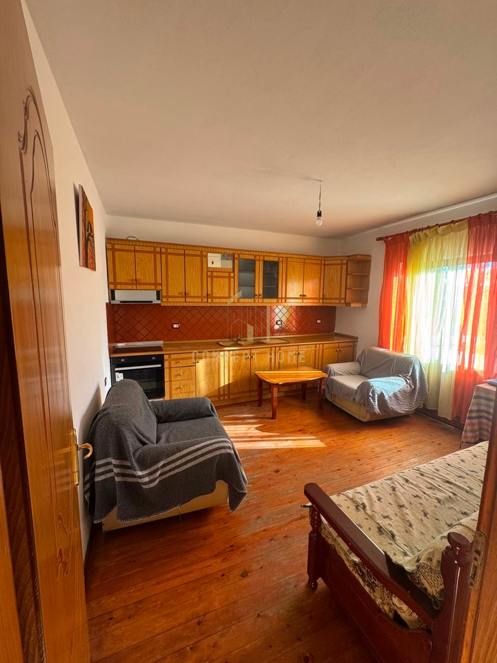 Jepet me qera Apartamenti 2+1 ne Allias/Cmimi: 38.000Leke/ muaj