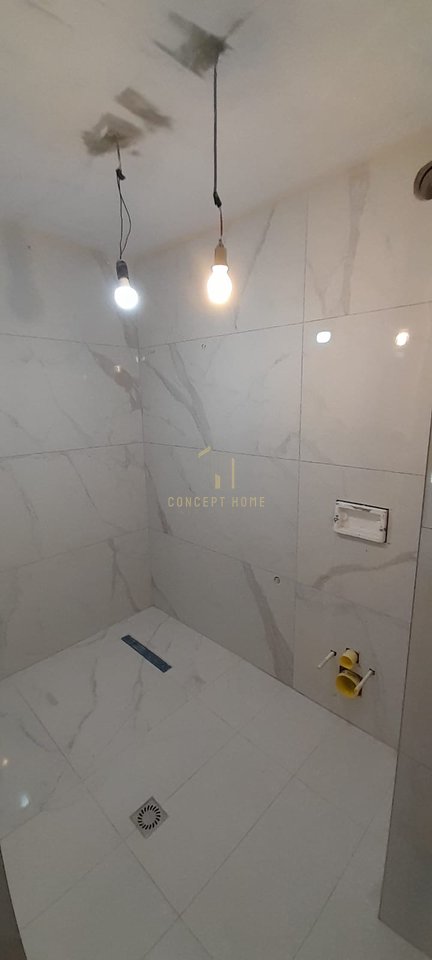 Jepet me qera ambient biznesi tek Liqeni i thate