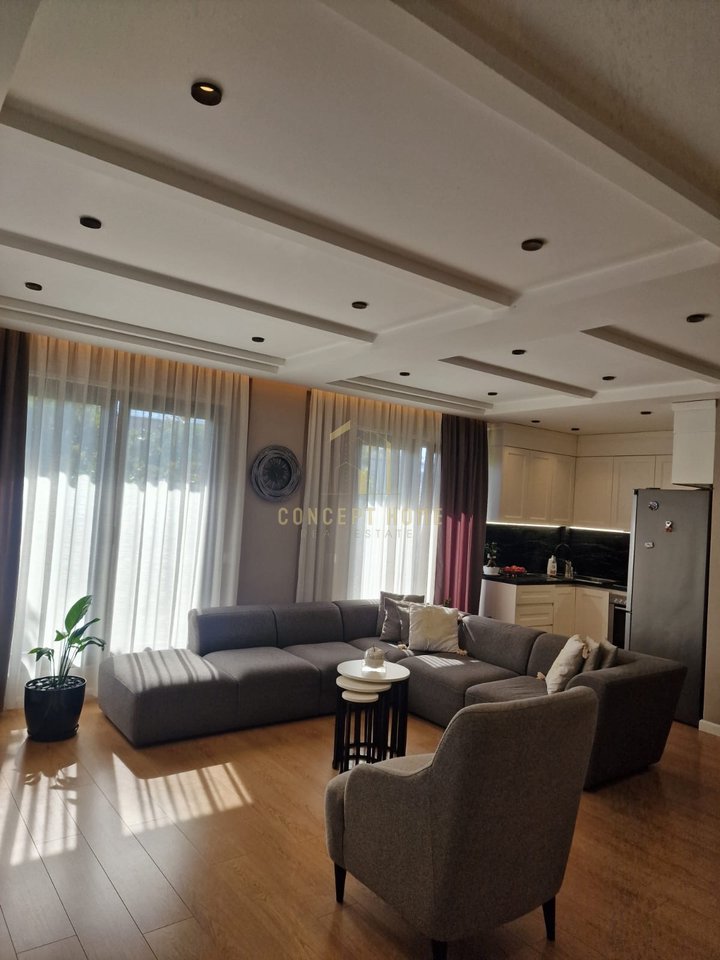 Apartament 3+1+2 me qera - Xhamllik