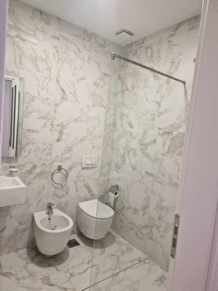 Apartament 3+1+2 me qera - Xhamllik