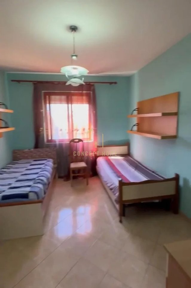 Jepet me qera Apartamenti 2+1 te Marteniteti i Ri/Cmimi: 50.000Leke/ muaj