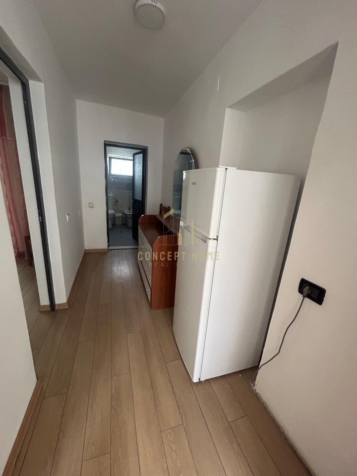 Jepet me qera Shtepi 1+1 tek Komuna e Parisit