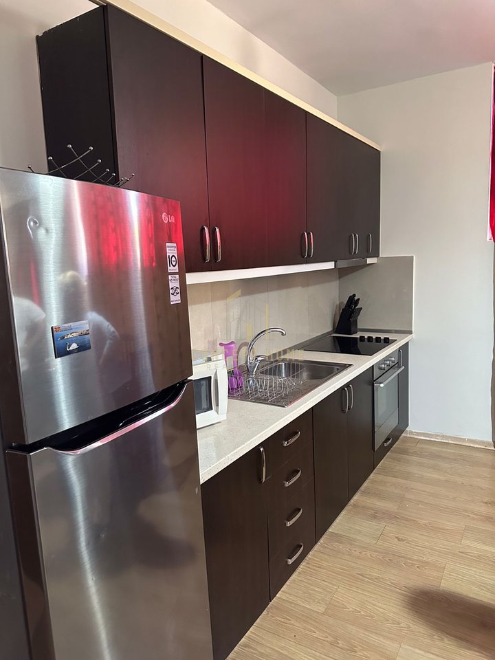 Jepet me qera Apartamenti 2+1 te Siri Kodra/Cmimi: 55.000Leke