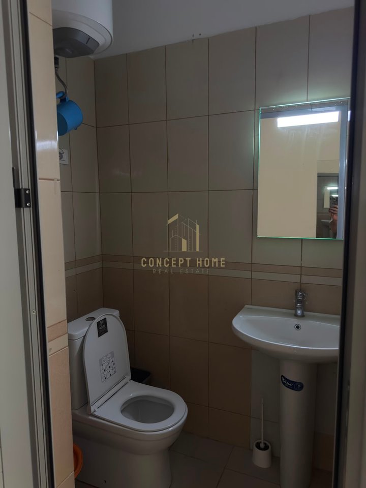 Business premises for rent in Komuna e Parisit