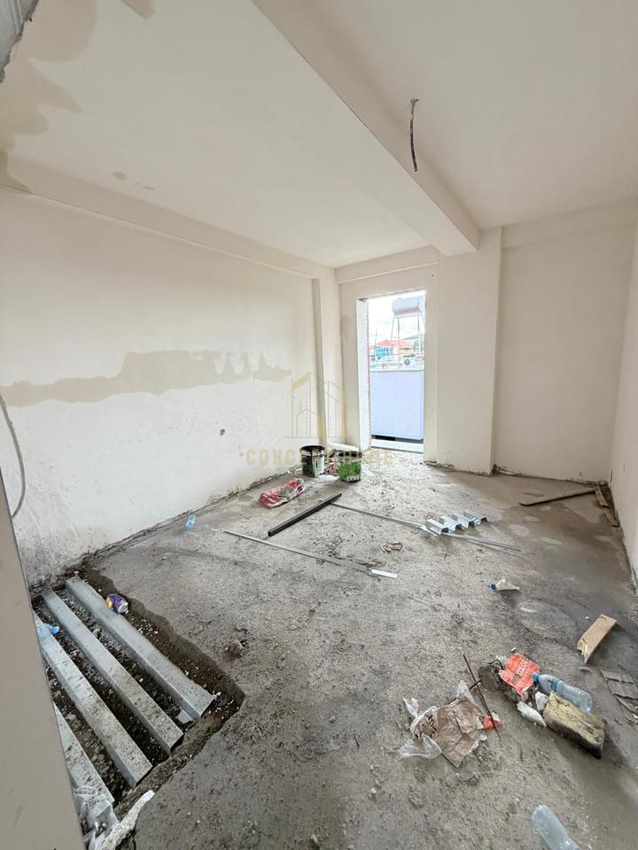 Shitet apartament 2+1 ne Kamez
