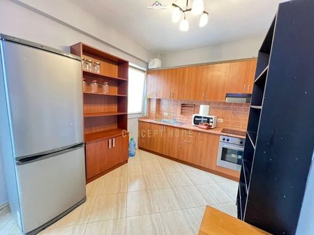 In affitto appartamento 2+1 a Jordan Misja / Prezzo: 52.000 Leke / mese