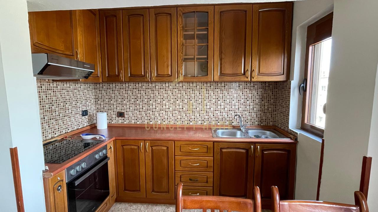 Apartament 1+1 me qera ne Porcelan.