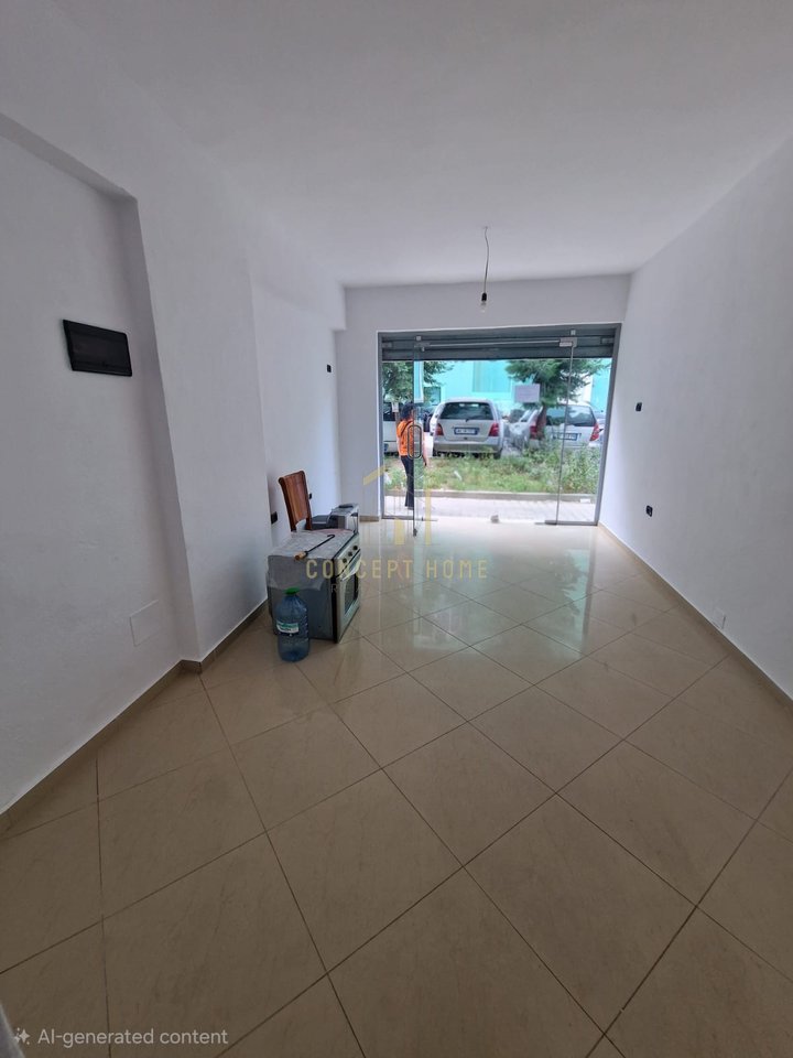 Space for Rent Near Paris Commune, Tirana - 400€ | 30 m²