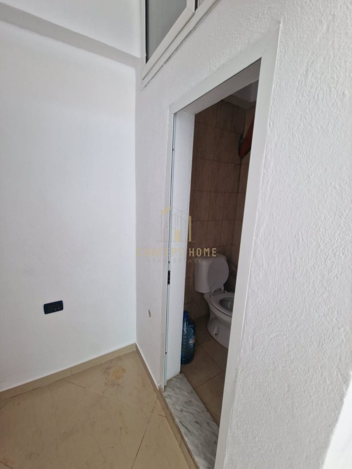 Space for Rent Near Paris Commune, Tirana - 400€ | 30 m²