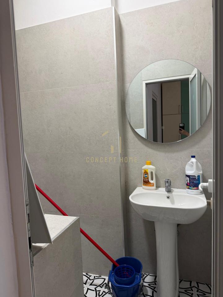 Jepet me qera Apartament 1+1 te Rruga Barrikadave