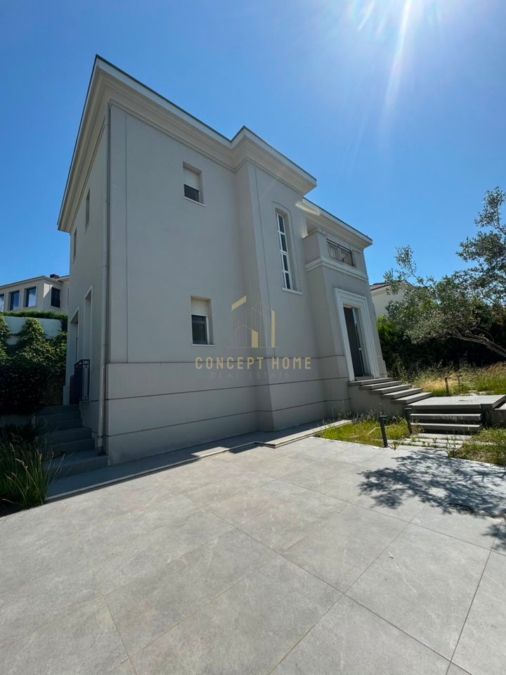 Jepet me qera Vile tek Rolling Hills 1/Cmimi:4500 Euro
