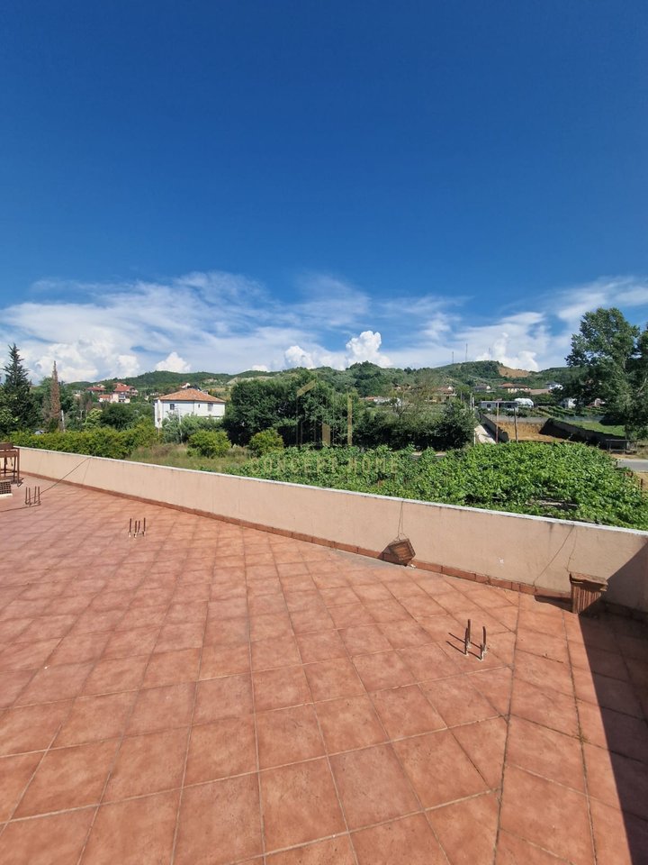 4000m2 Land for Sale in Peze te Vogel
