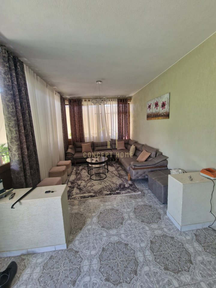 4000m2 Land for Sale in Peze te Vogel