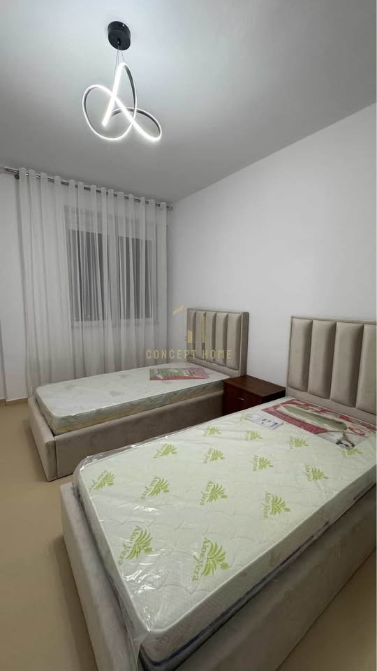 Jepet me qera 2+1+2 tek 21 Dhjetori