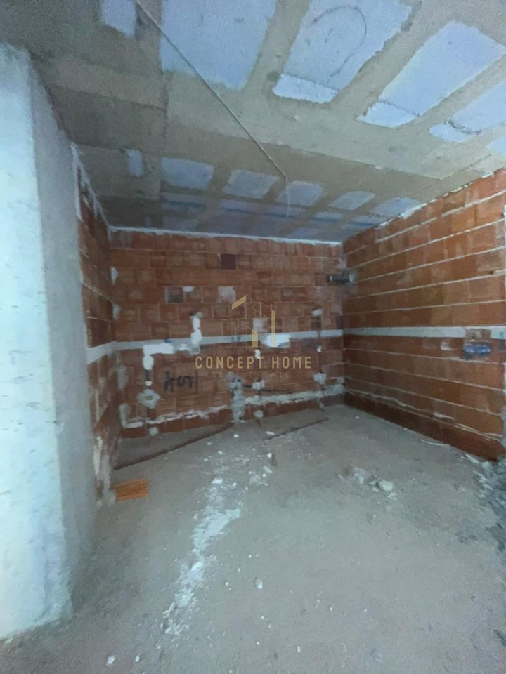 Shitet Apartament 1+1 ne Paskuqan