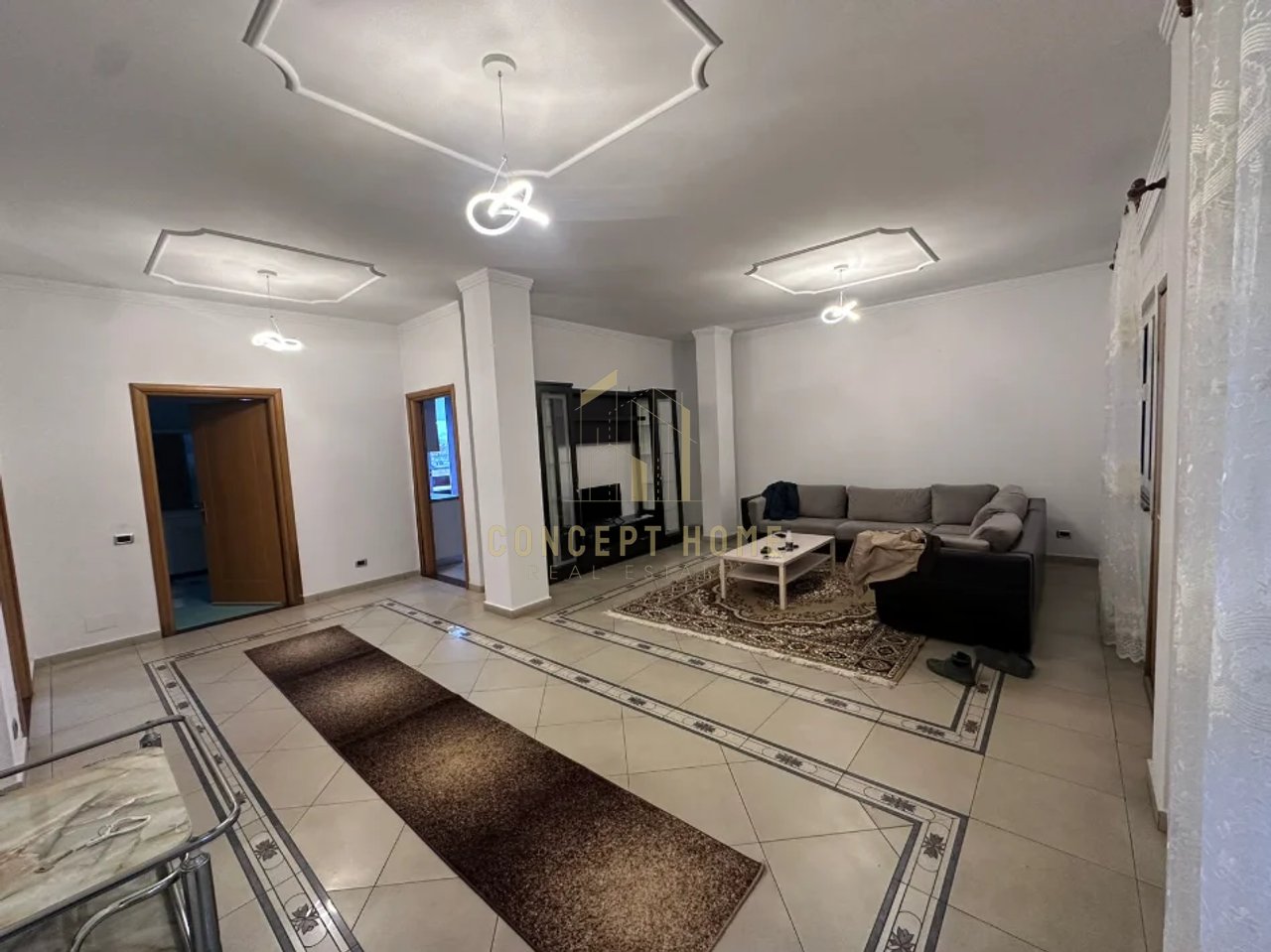 Apartament 2+1 Me Qira në Kinostudio, Tiranë - 400€ | 140 m²