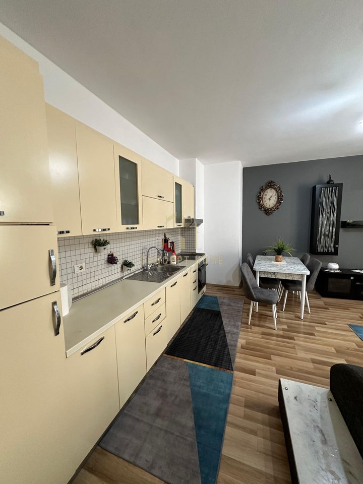 Shitet Apartamenti 1+1 në Kamëz