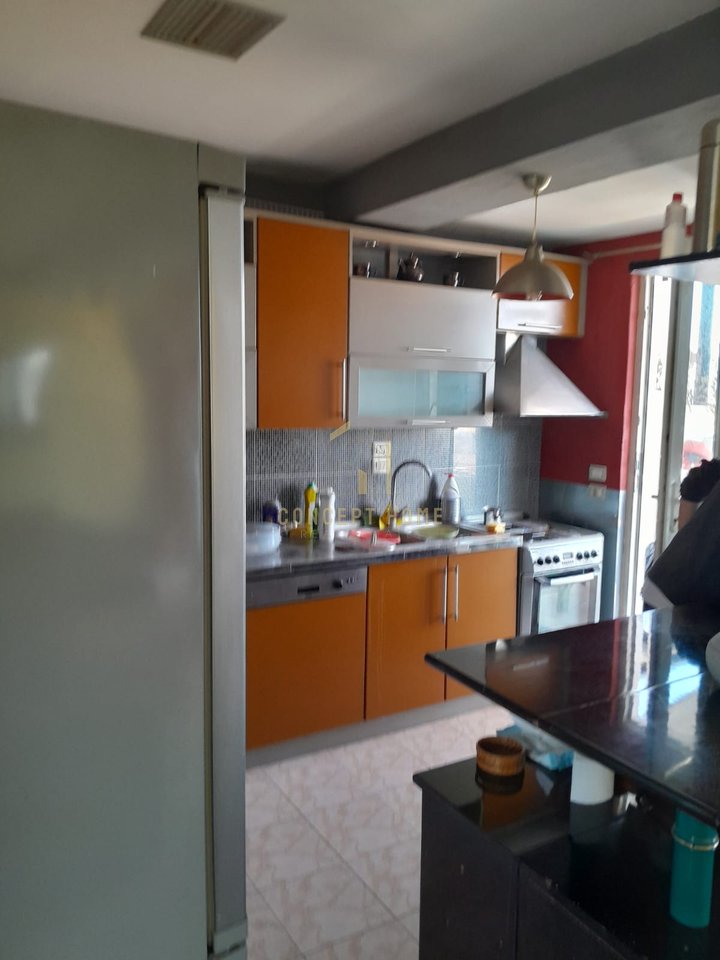 Vendesi duplex 3+1 presso la Residenza Kodra e Diellit 1