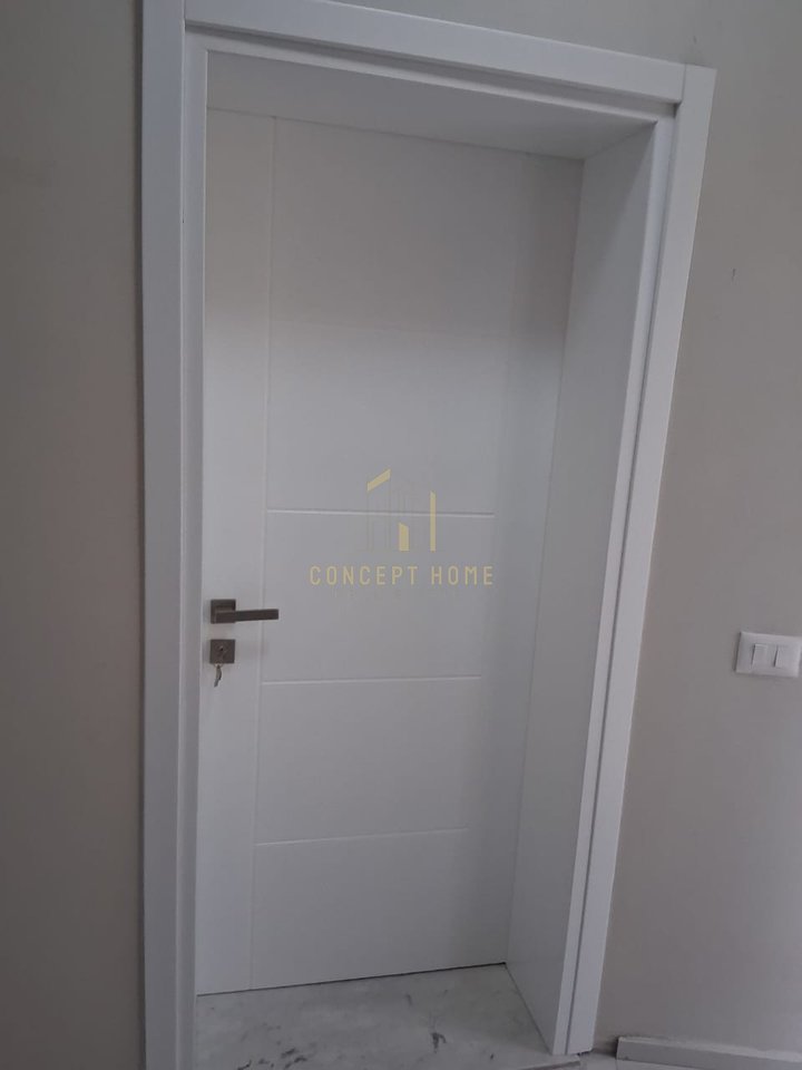 Affittasi ingresso 3+1 di una villa vicino al Complesso Xheluks.