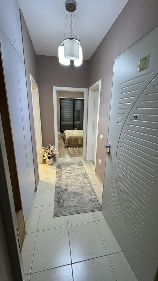 Jepet me qera Apartament 1+1 per biznes ose banim ne Astir