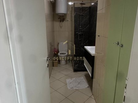 Jepet me qera apartament  2+1 tek Rruga elbasanit