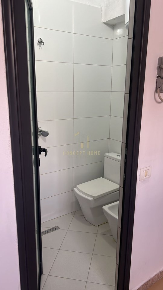 Jepet me qera hyrje 1+1 tek Ali Demi