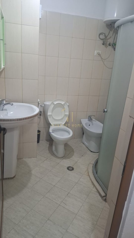 Jepet me qera apartament 1+1 tek Qytet studenti