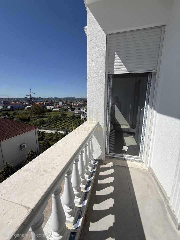 Shitet apartament 2+1+2 ne Kamez